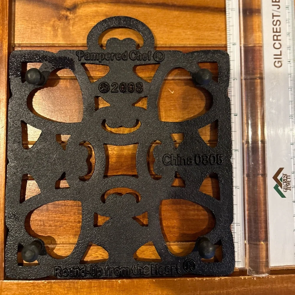 Pampered Chef Round-Up From the Heart Trivet 2008 Cast Iron and Copper